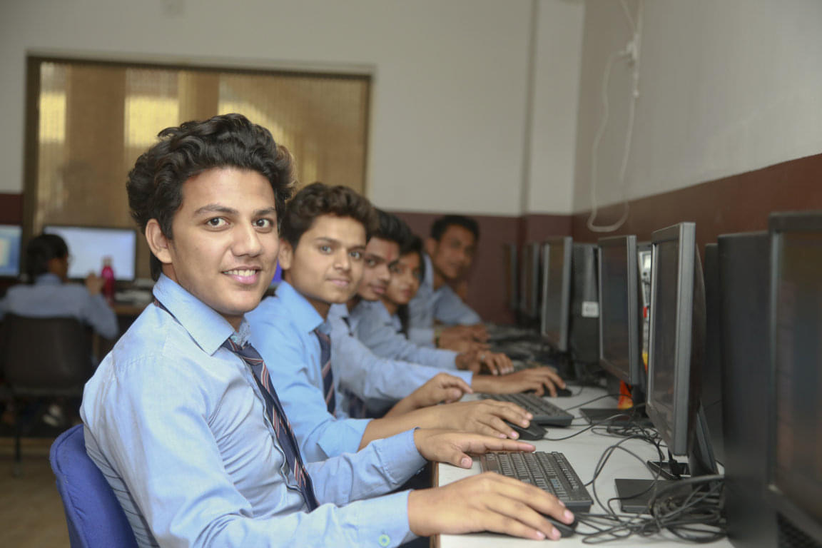 HLM Group of Institutions Ghaziabad Library & Labs photo 3
